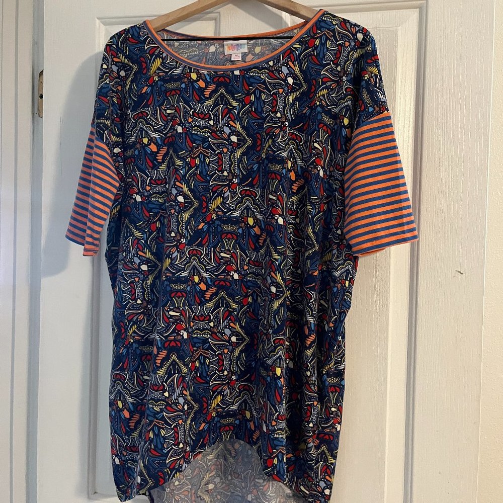 LuLaRoe Irma Top (M) - NO. 311